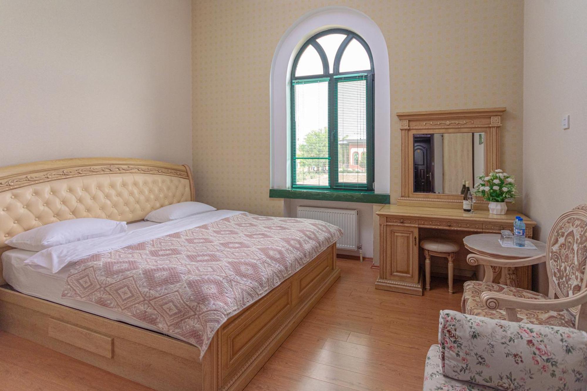 Chabiant Guesthouse Chateau Monolit Ikinci Yeniyol Ngoại thất bức ảnh